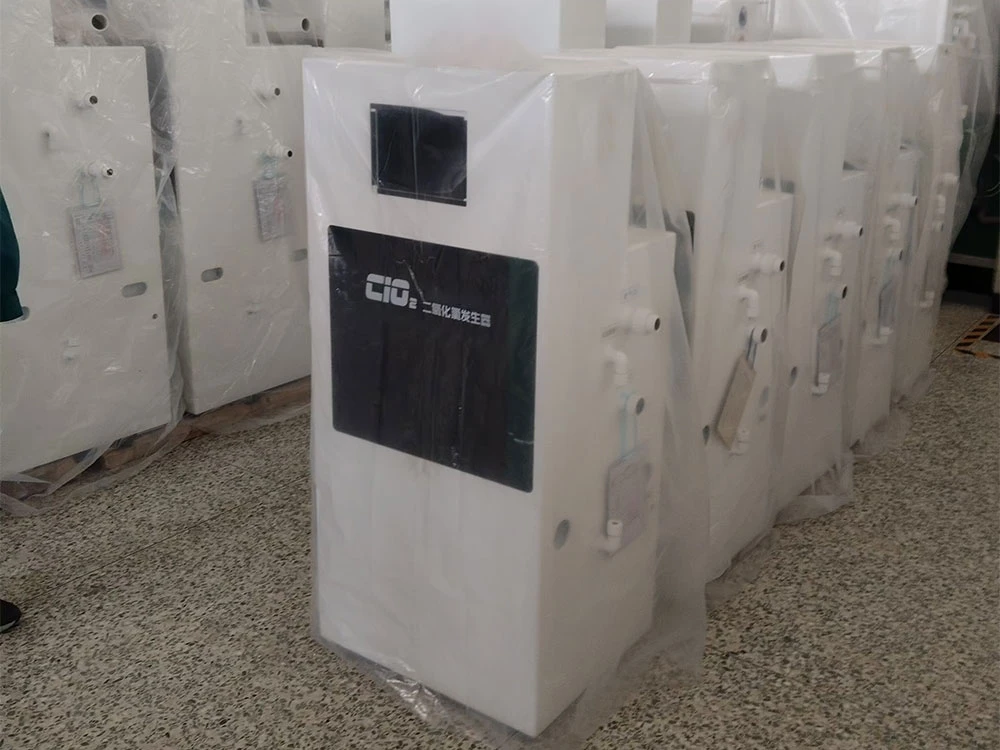 Chlorine dioxide generator