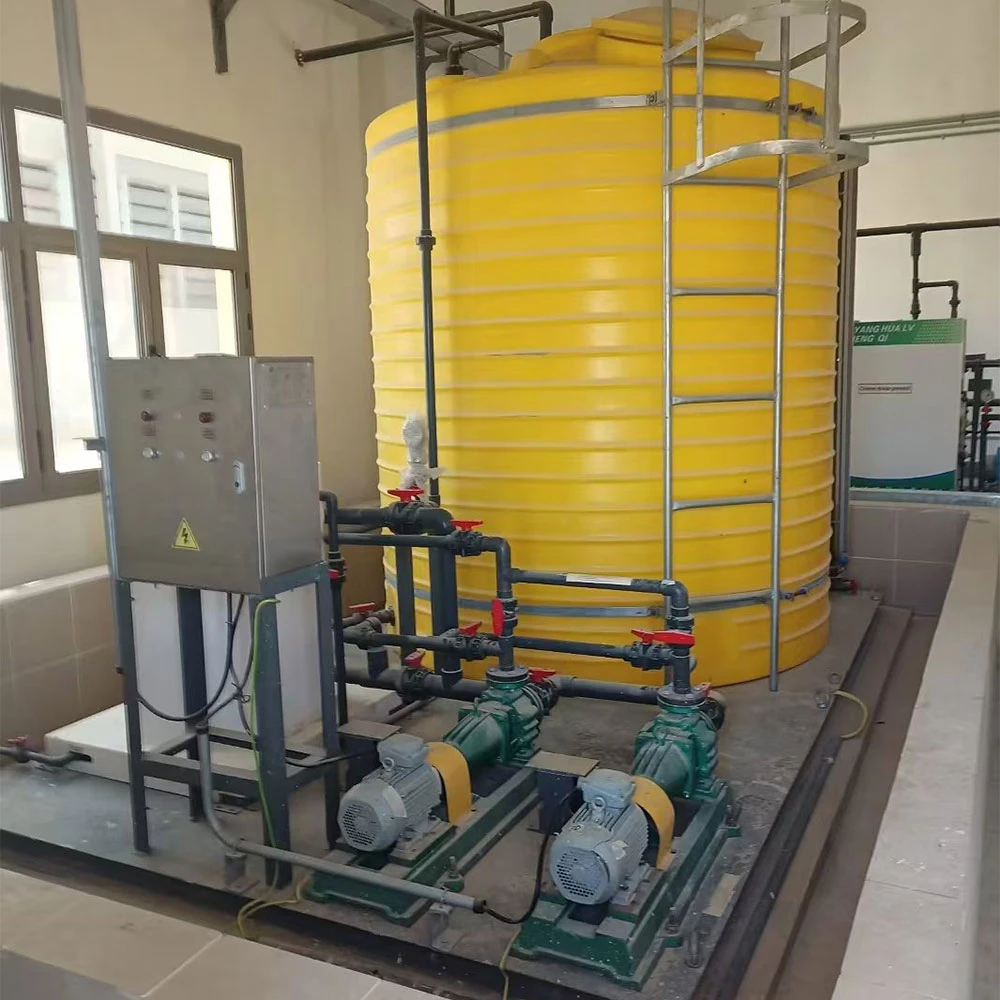 Sodium hypochlorite generator liquid storage tank