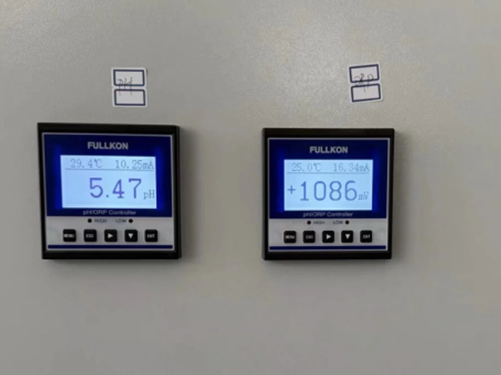 Hypochlorous acid generator ph