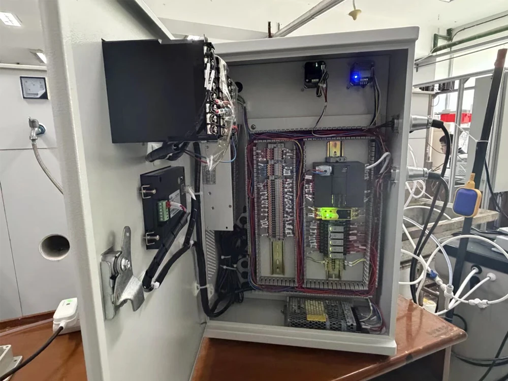 Inside the hypochlorous acid generator