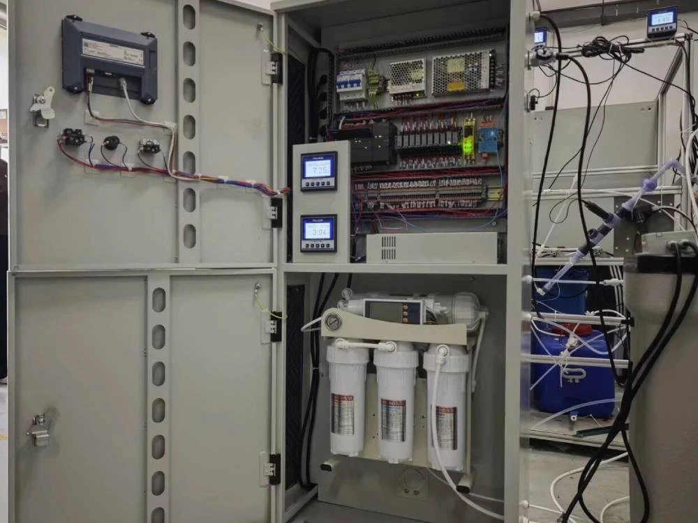 Hypochlorous acid generator system