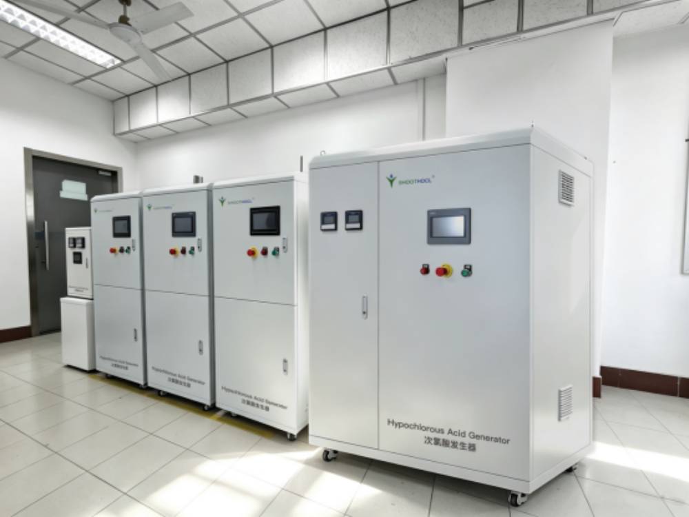Hypochlorous acid generator